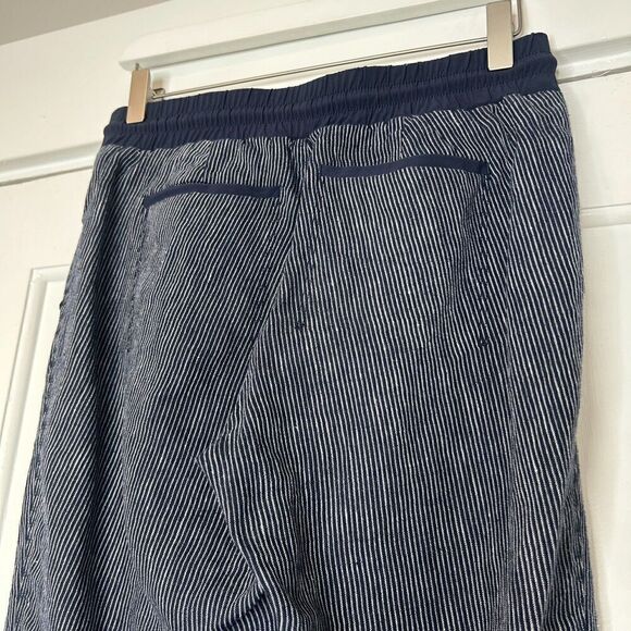 Athleta Striped Navy Blue Bali Linen Cropped Ankle Pants Size 4 - Picture 5 of 6